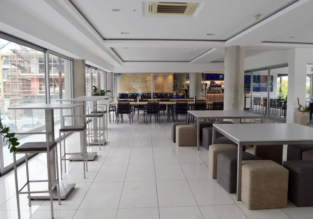 アパートホテル Uc Hall Residence ニコシア