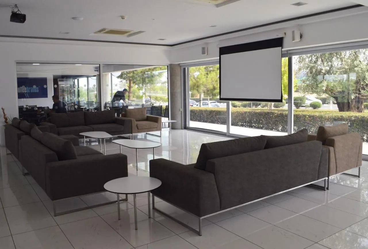 アパートホテル Uc Hall Residence ニコシア キプロス